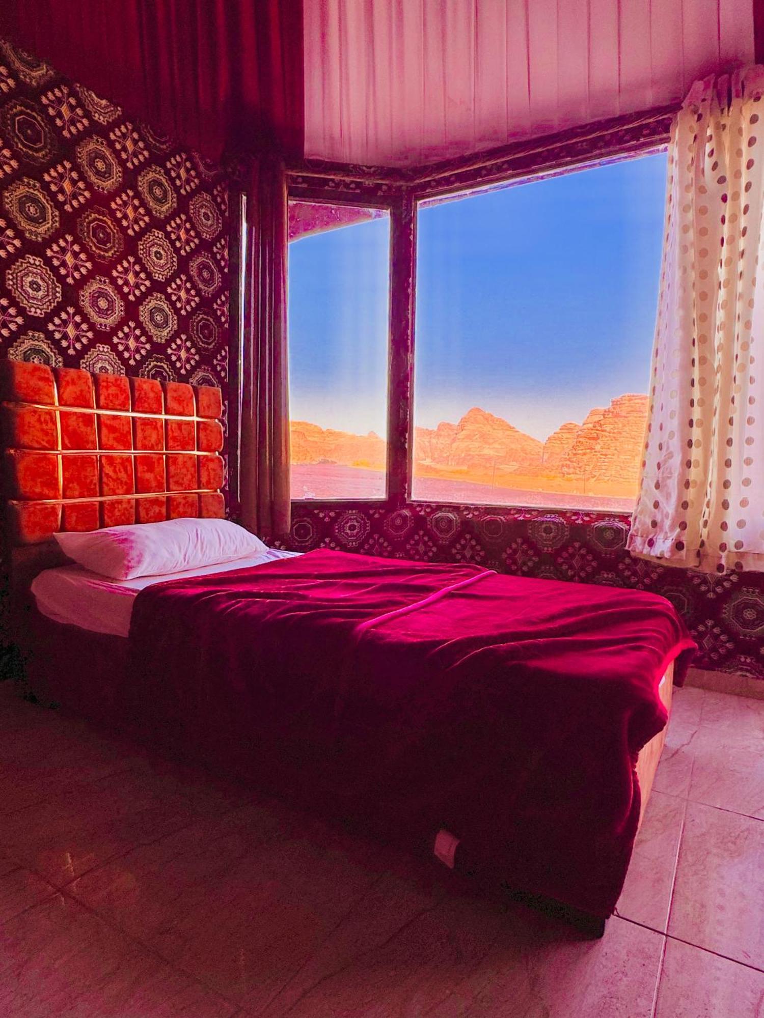 Wadi Rum Bubble Camp & Tour ภายนอก รูปภาพ