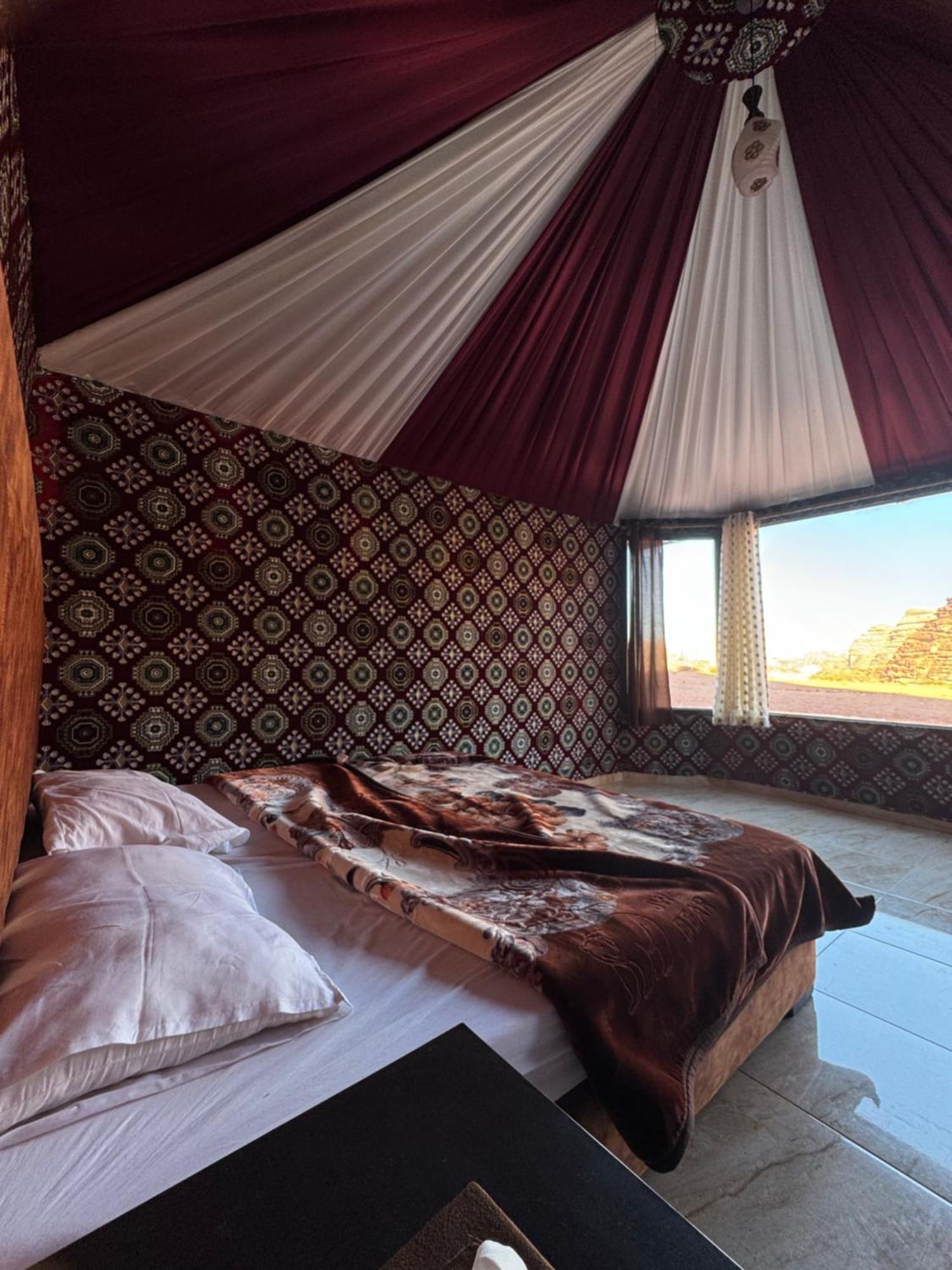Wadi Rum Bubble Camp & Tour ภายนอก รูปภาพ