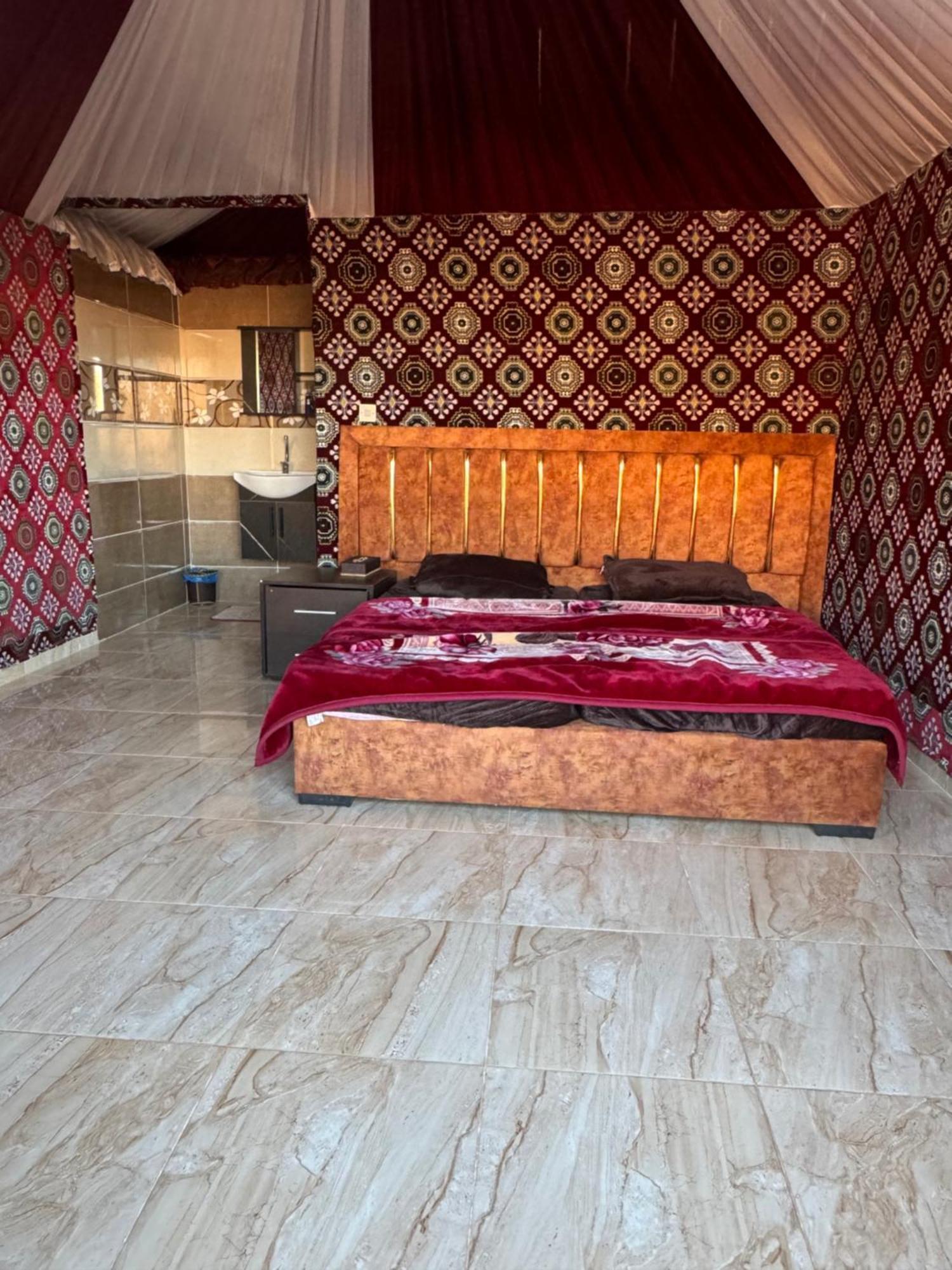 Wadi Rum Bubble Camp & Tour ภายนอก รูปภาพ