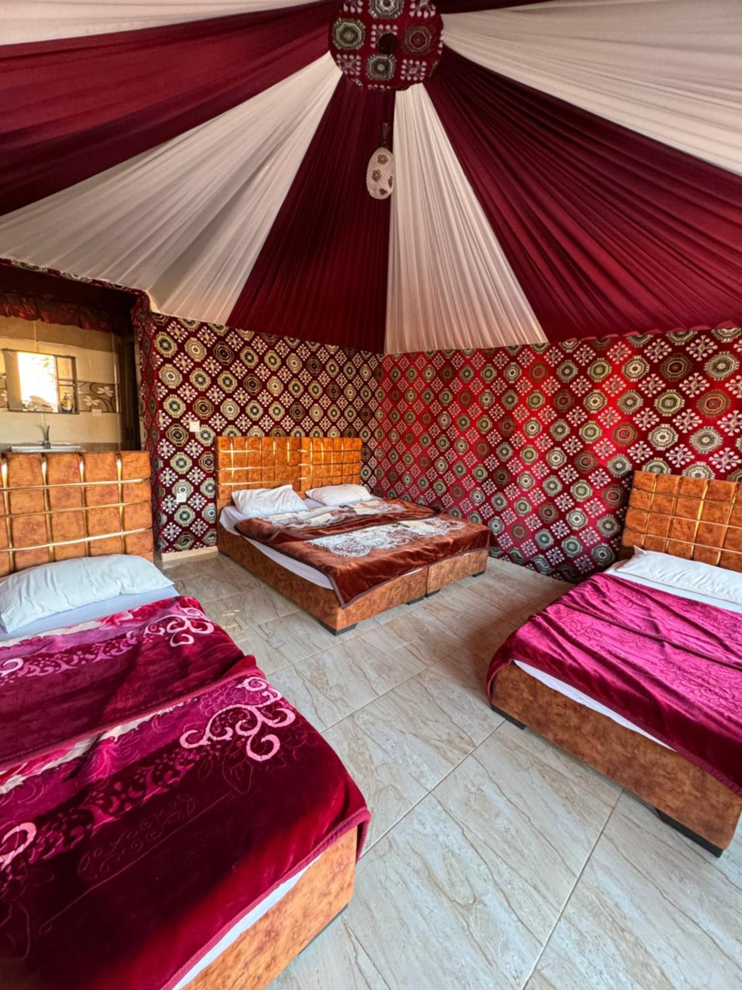 Wadi Rum Bubble Camp & Tour ภายนอก รูปภาพ