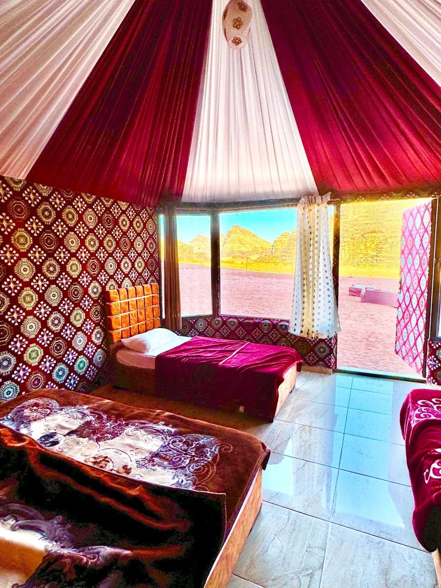 Wadi Rum Bubble Camp & Tour ภายนอก รูปภาพ