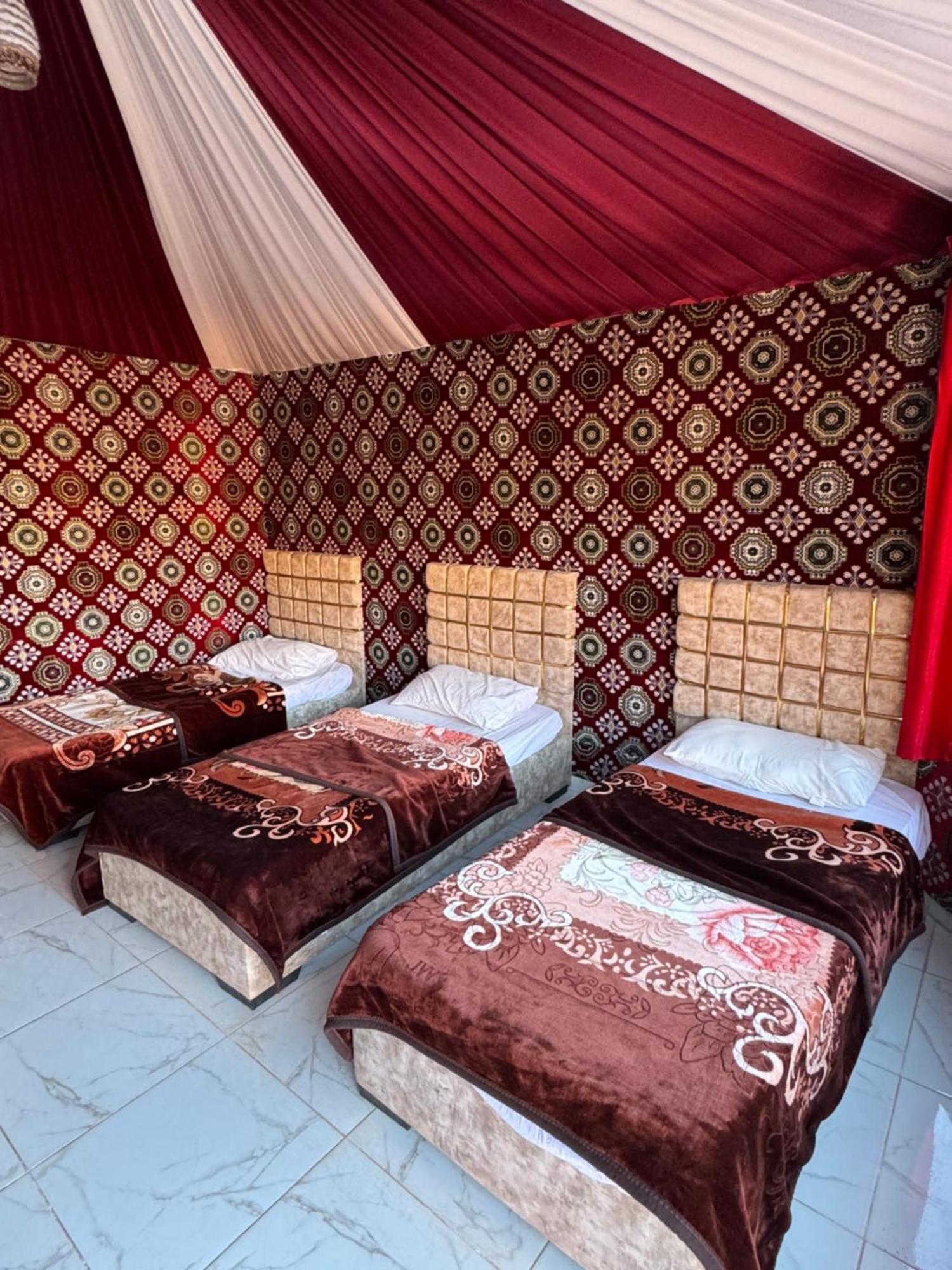Wadi Rum Bubble Camp & Tour ภายนอก รูปภาพ