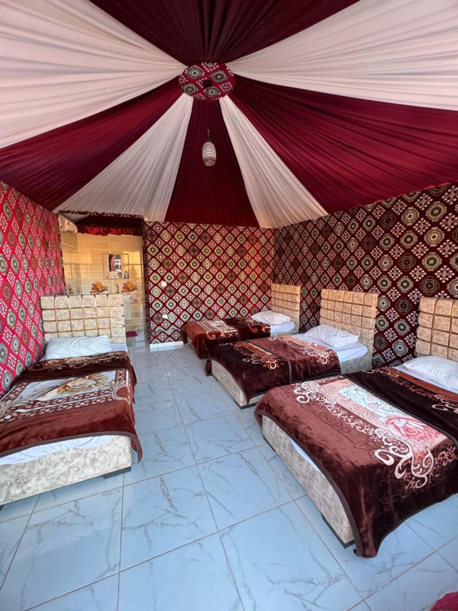 Wadi Rum Bubble Camp & Tour ภายนอก รูปภาพ