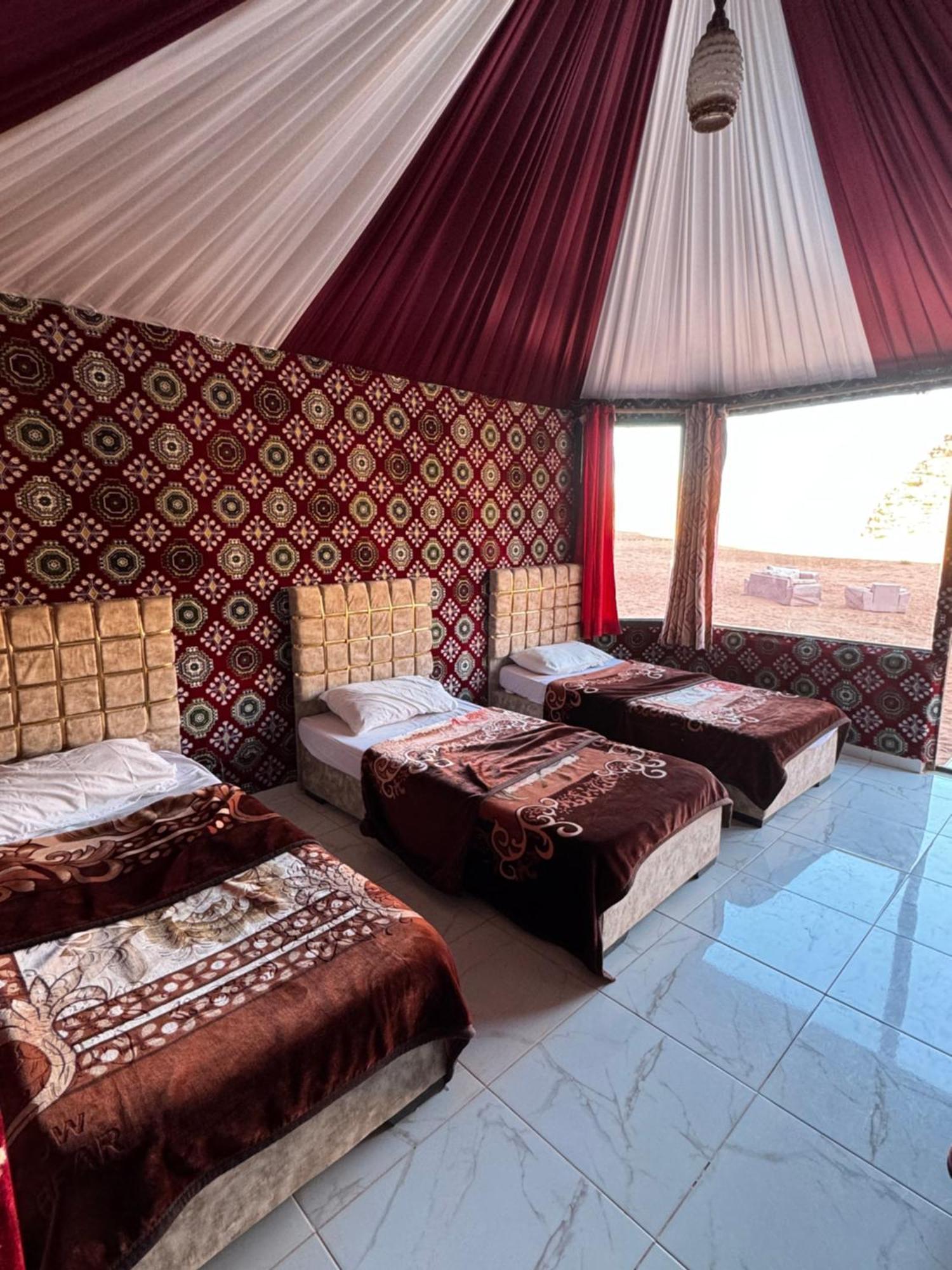 Wadi Rum Bubble Camp & Tour ภายนอก รูปภาพ