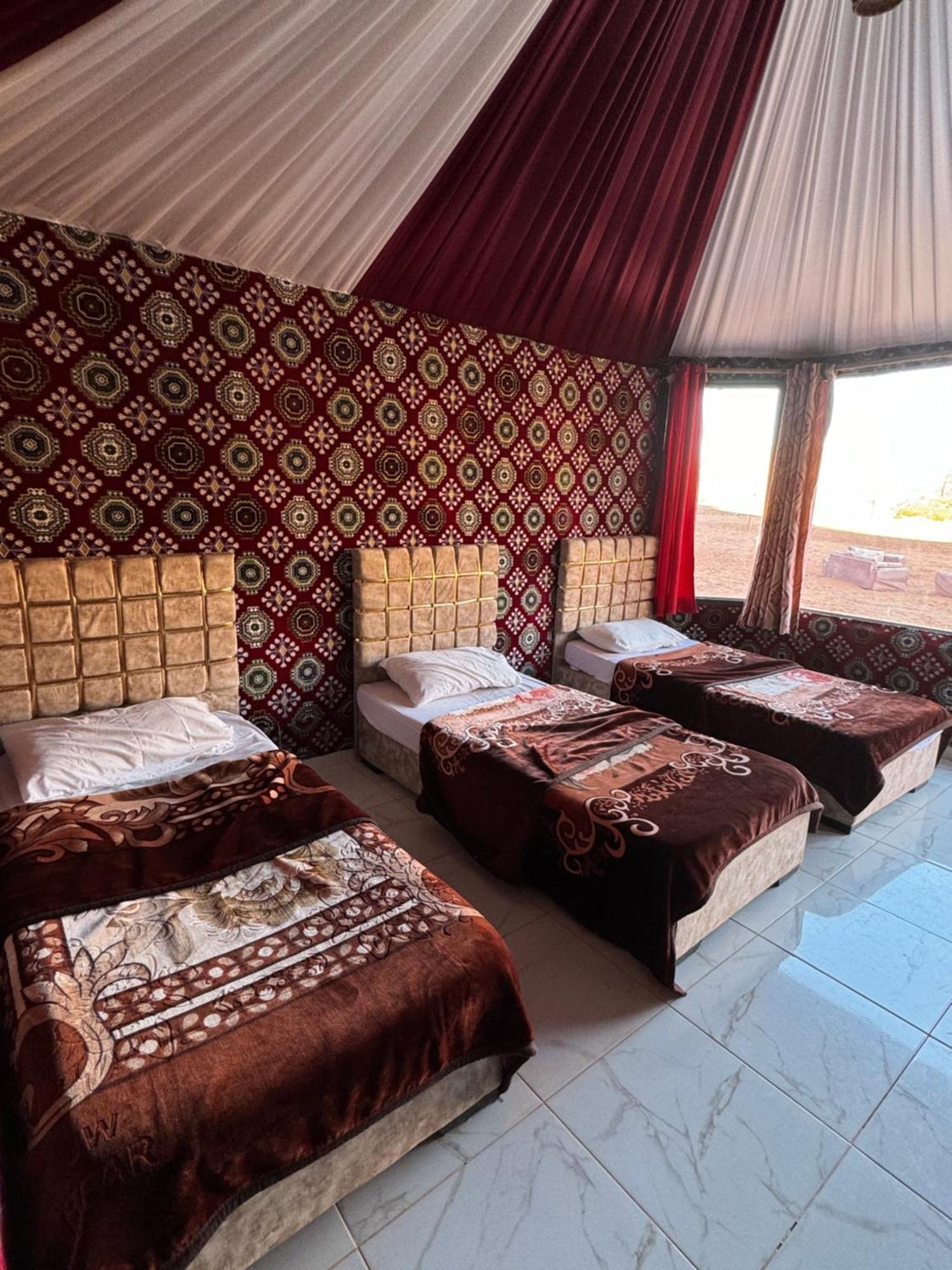 Wadi Rum Bubble Camp & Tour ภายนอก รูปภาพ