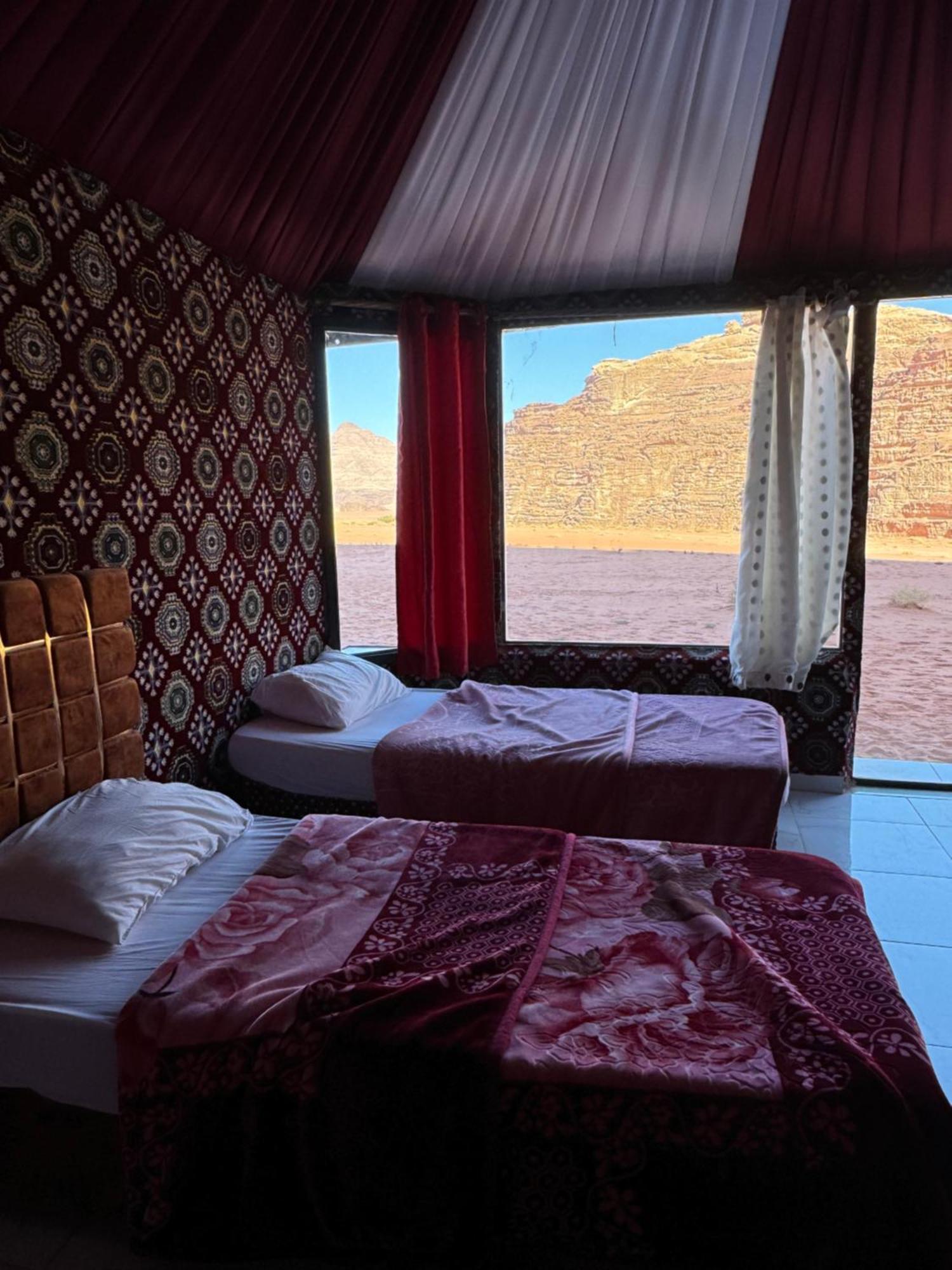 Wadi Rum Bubble Camp & Tour ภายนอก รูปภาพ