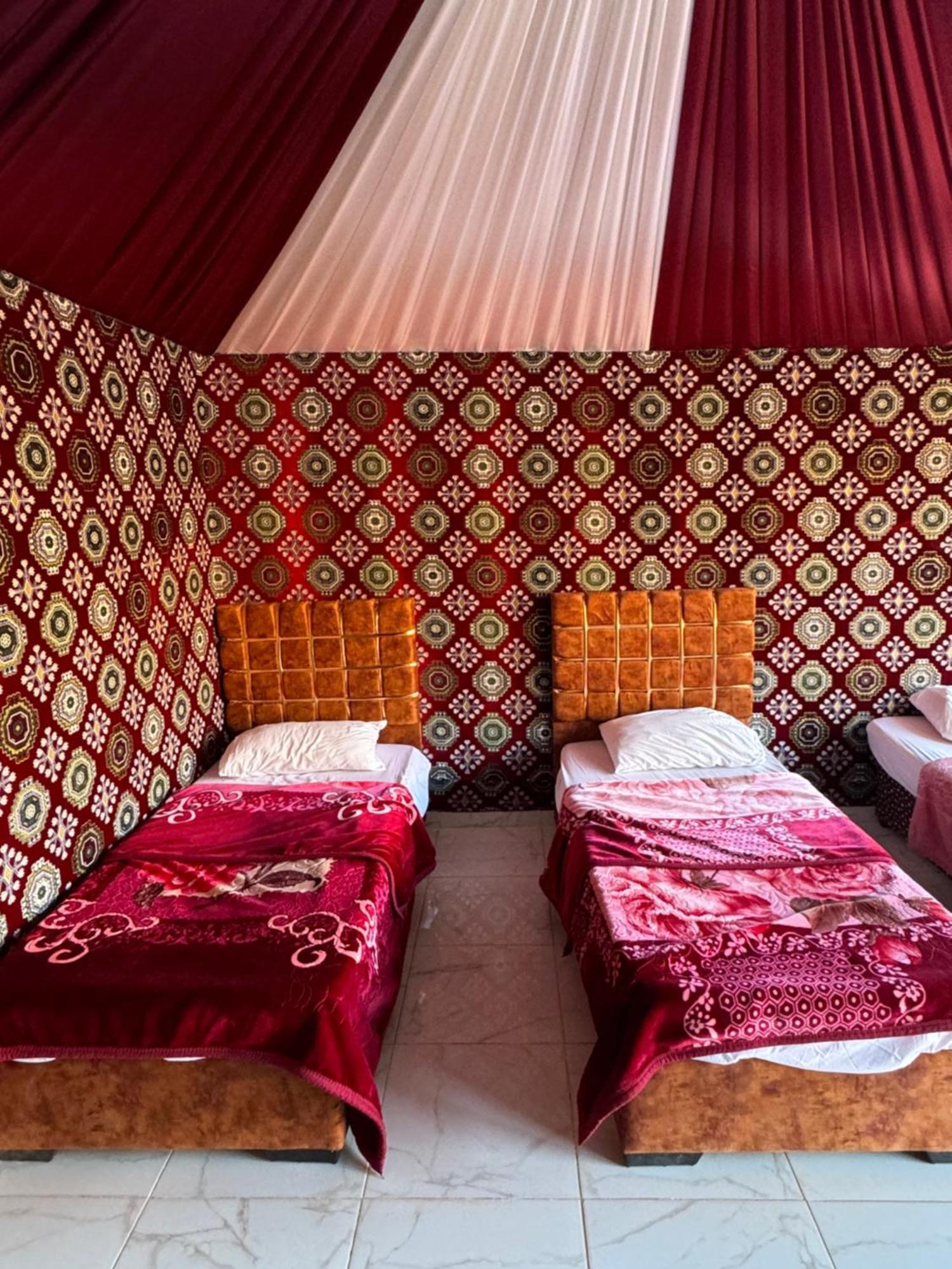 Wadi Rum Bubble Camp & Tour ภายนอก รูปภาพ