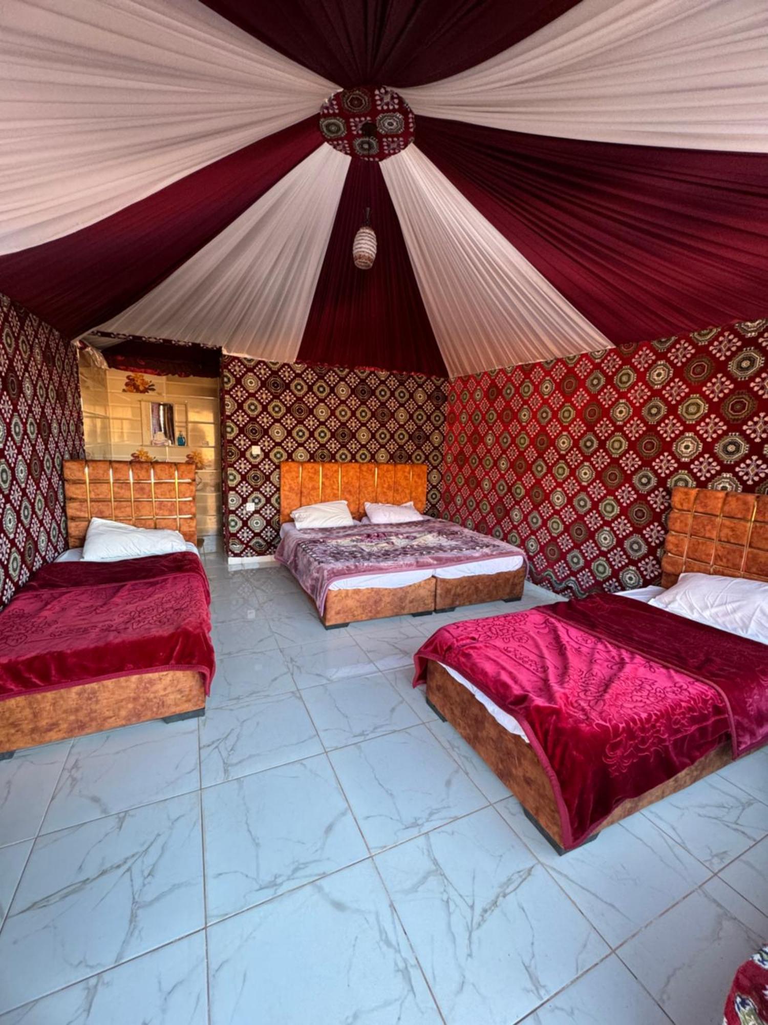 Wadi Rum Bubble Camp & Tour ภายนอก รูปภาพ