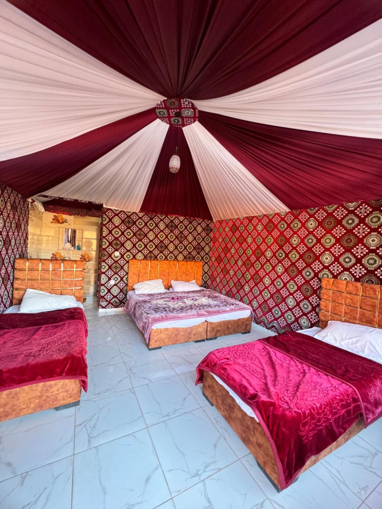 Wadi Rum Bubble Camp & Tour ภายนอก รูปภาพ