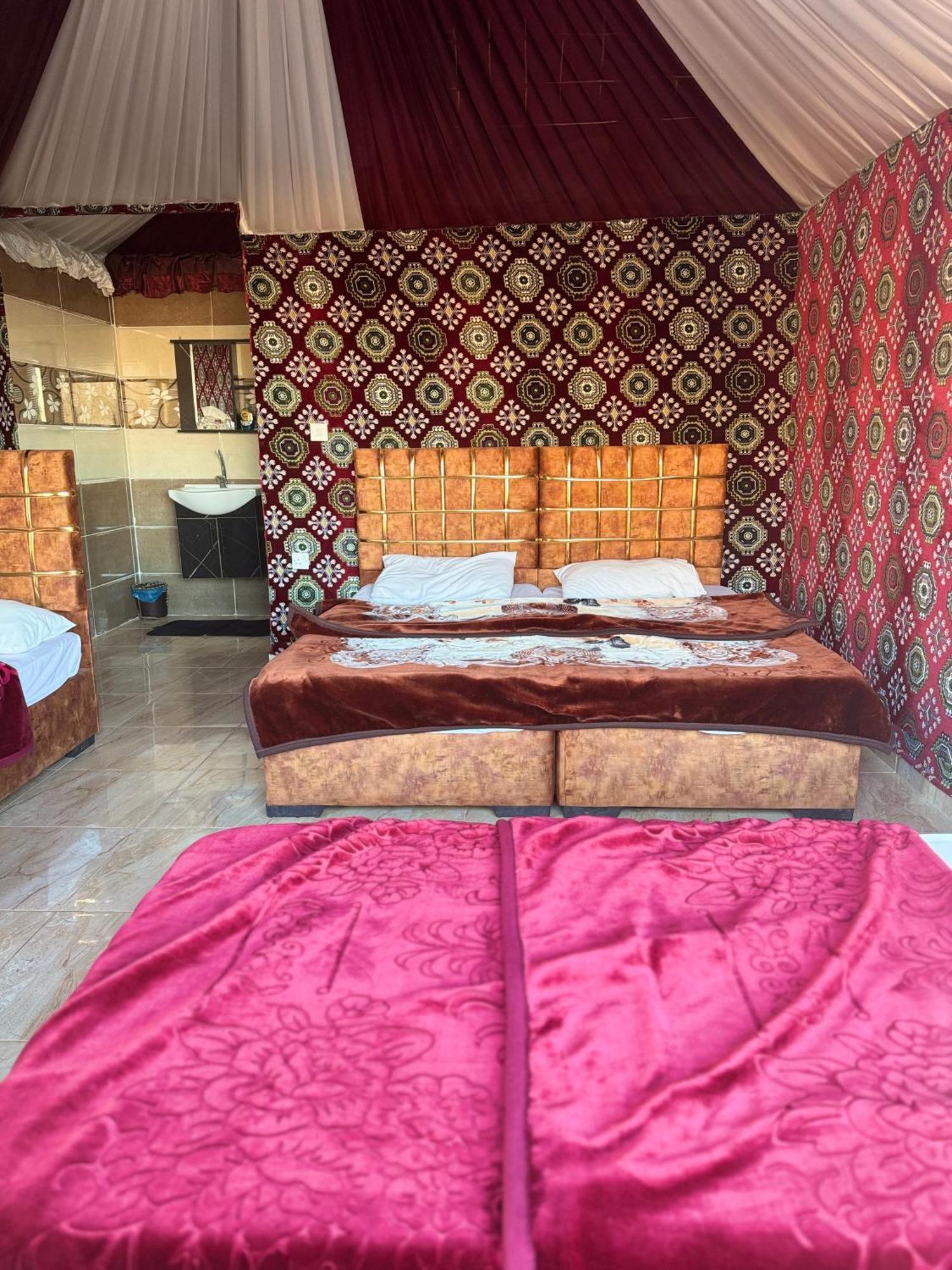 Wadi Rum Bubble Camp & Tour ภายนอก รูปภาพ