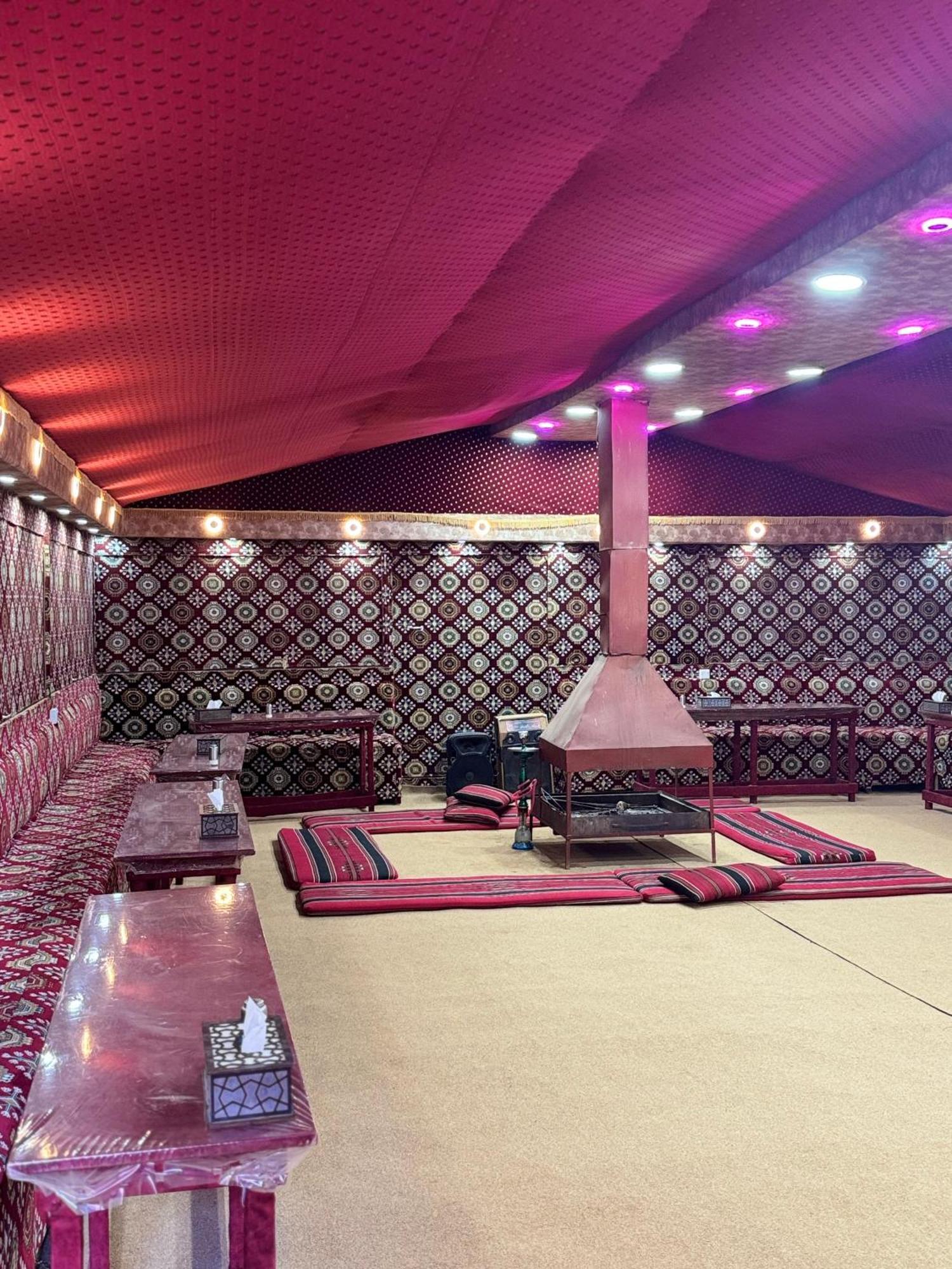 Wadi Rum Bubble Camp & Tour ภายนอก รูปภาพ
