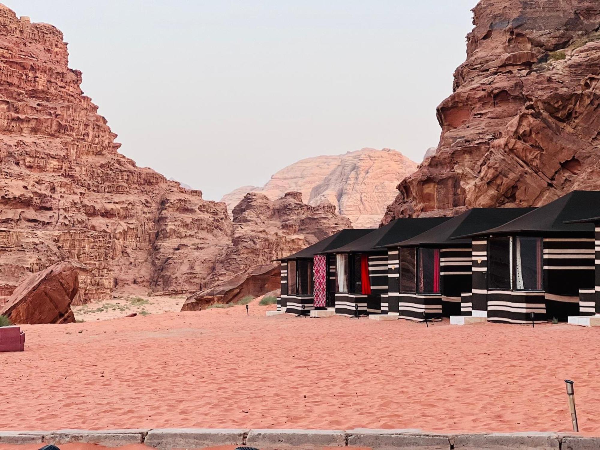 Wadi Rum Bubble Camp & Tour ภายนอก รูปภาพ