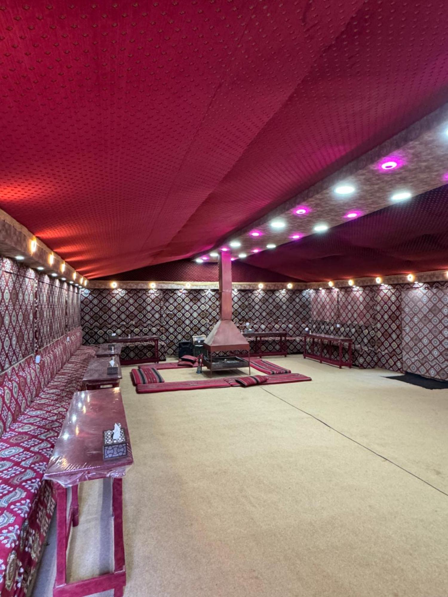 Wadi Rum Bubble Camp & Tour ภายนอก รูปภาพ