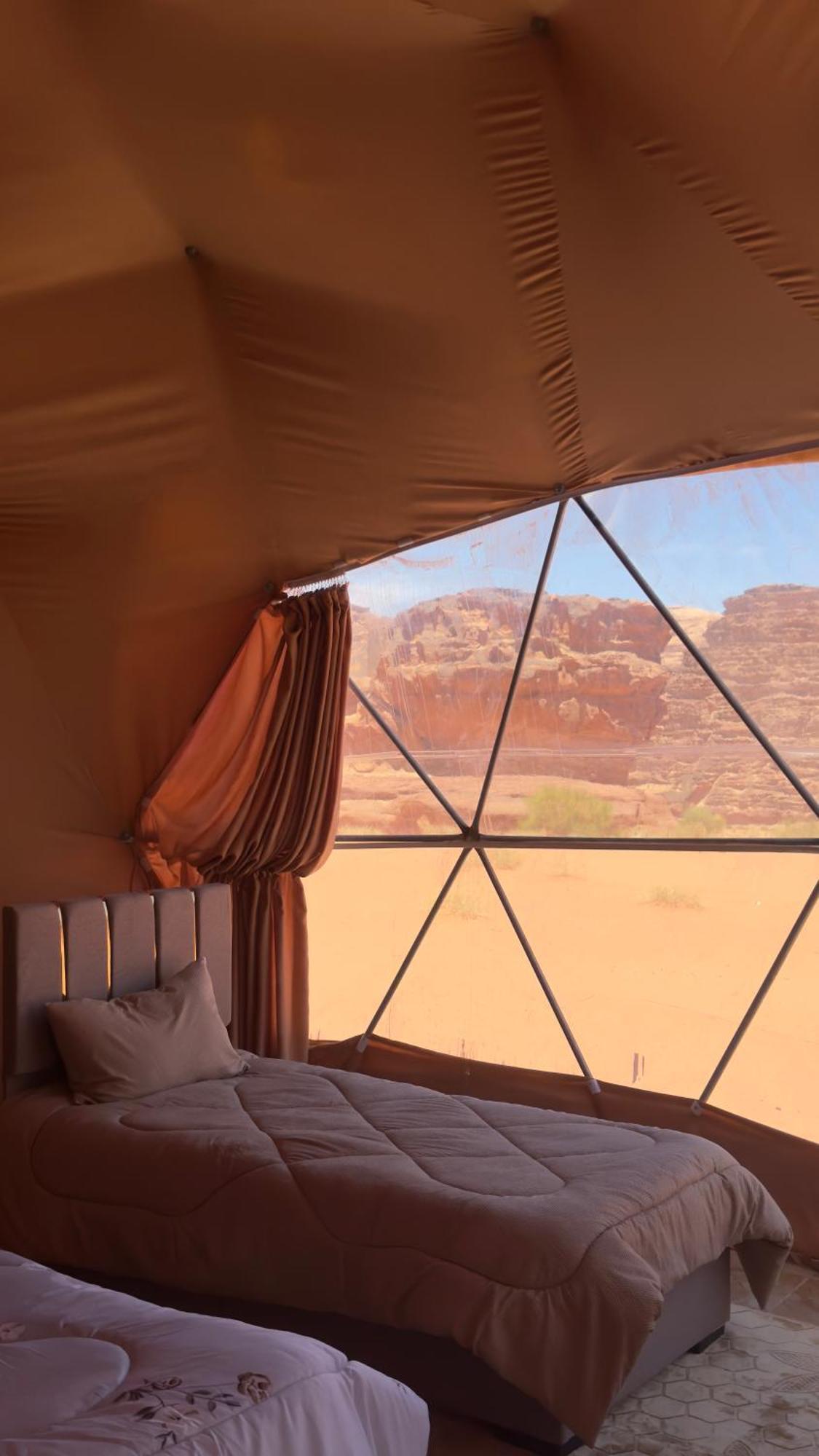 Wadi Rum Bubble Camp & Tour ภายนอก รูปภาพ