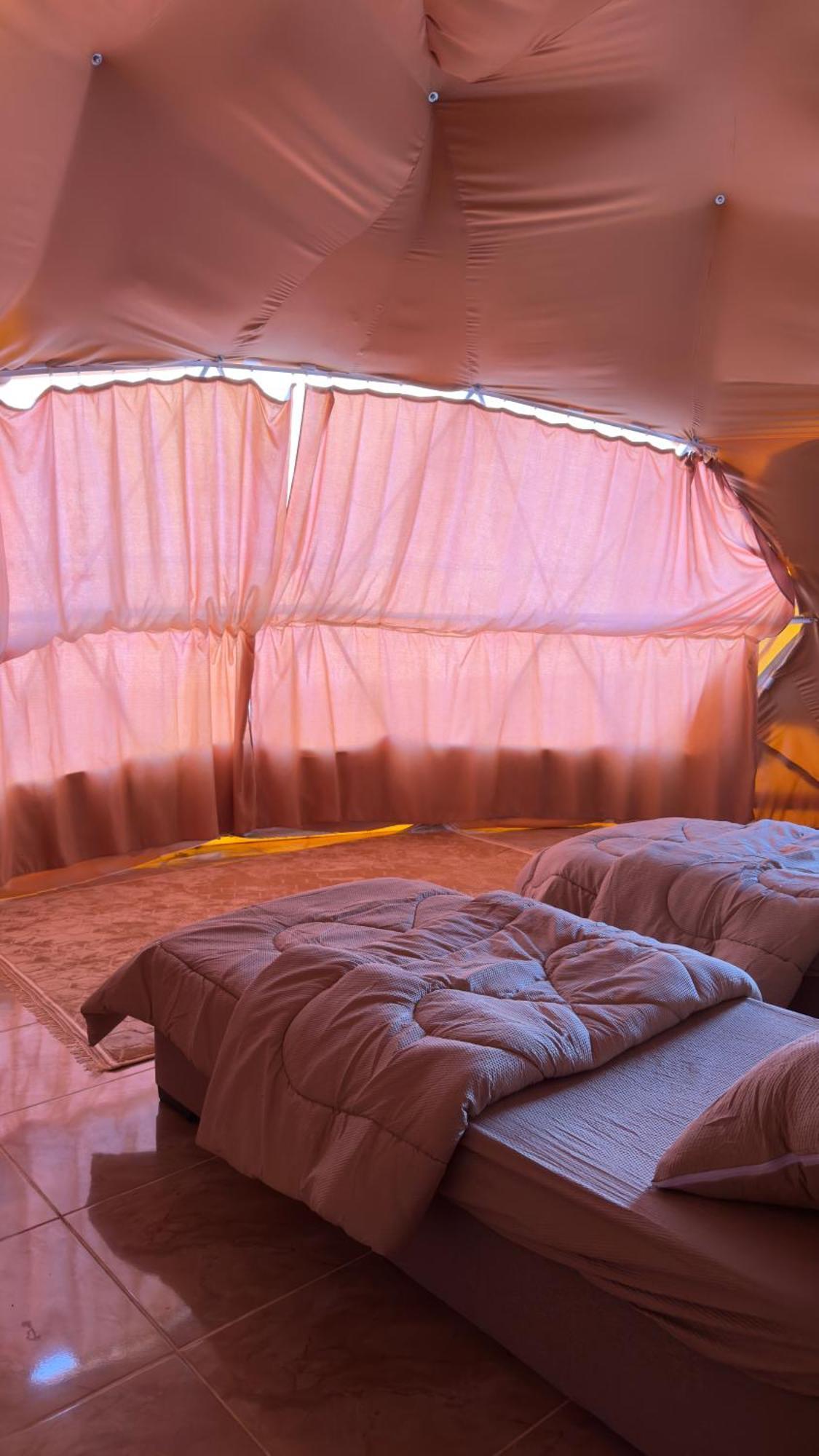 Wadi Rum Bubble Camp & Tour ภายนอก รูปภาพ
