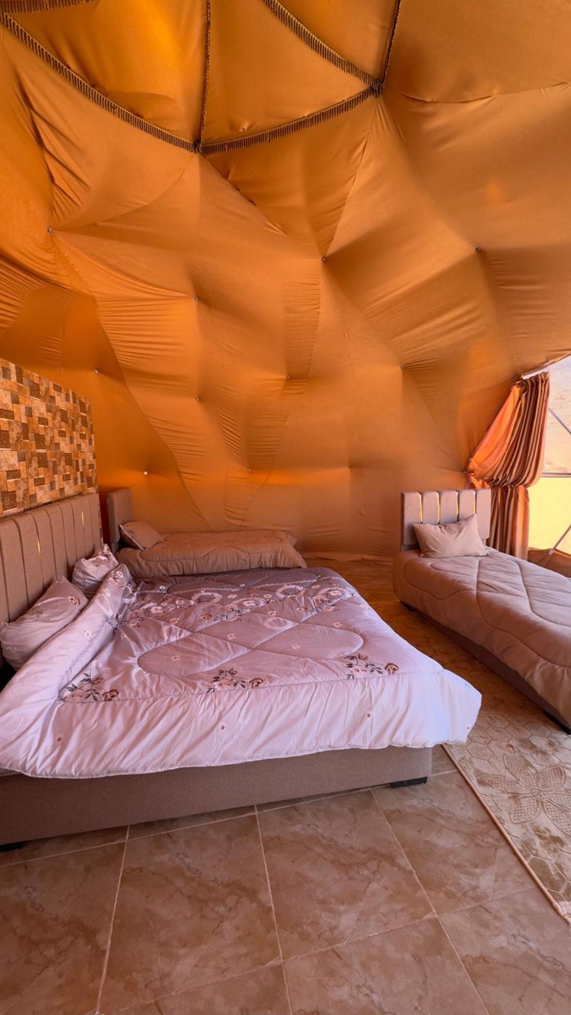 Wadi Rum Bubble Camp & Tour ภายนอก รูปภาพ