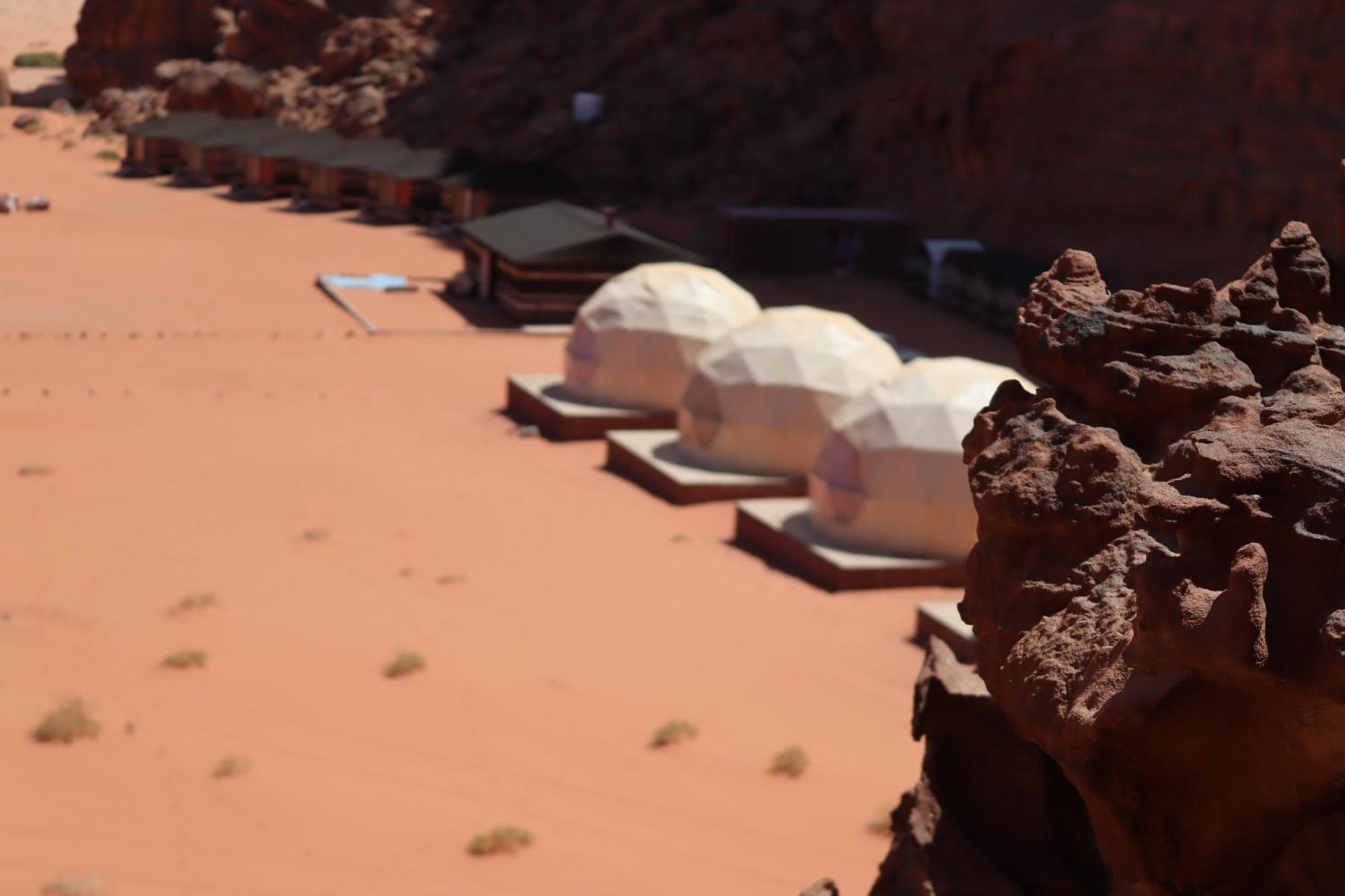 Wadi Rum Bubble Camp & Tour ภายนอก รูปภาพ