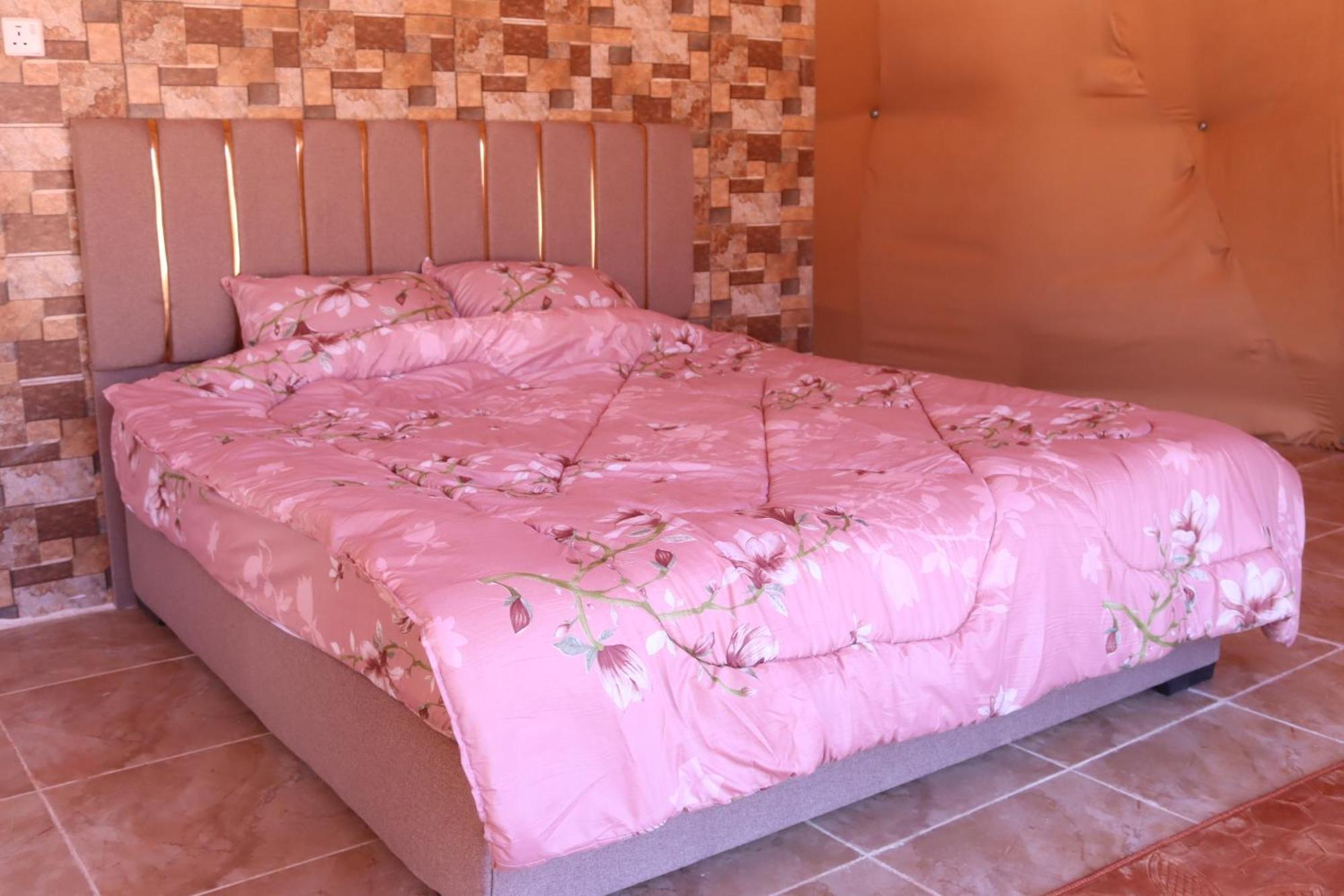 Wadi Rum Bubble Camp & Tour ภายนอก รูปภาพ