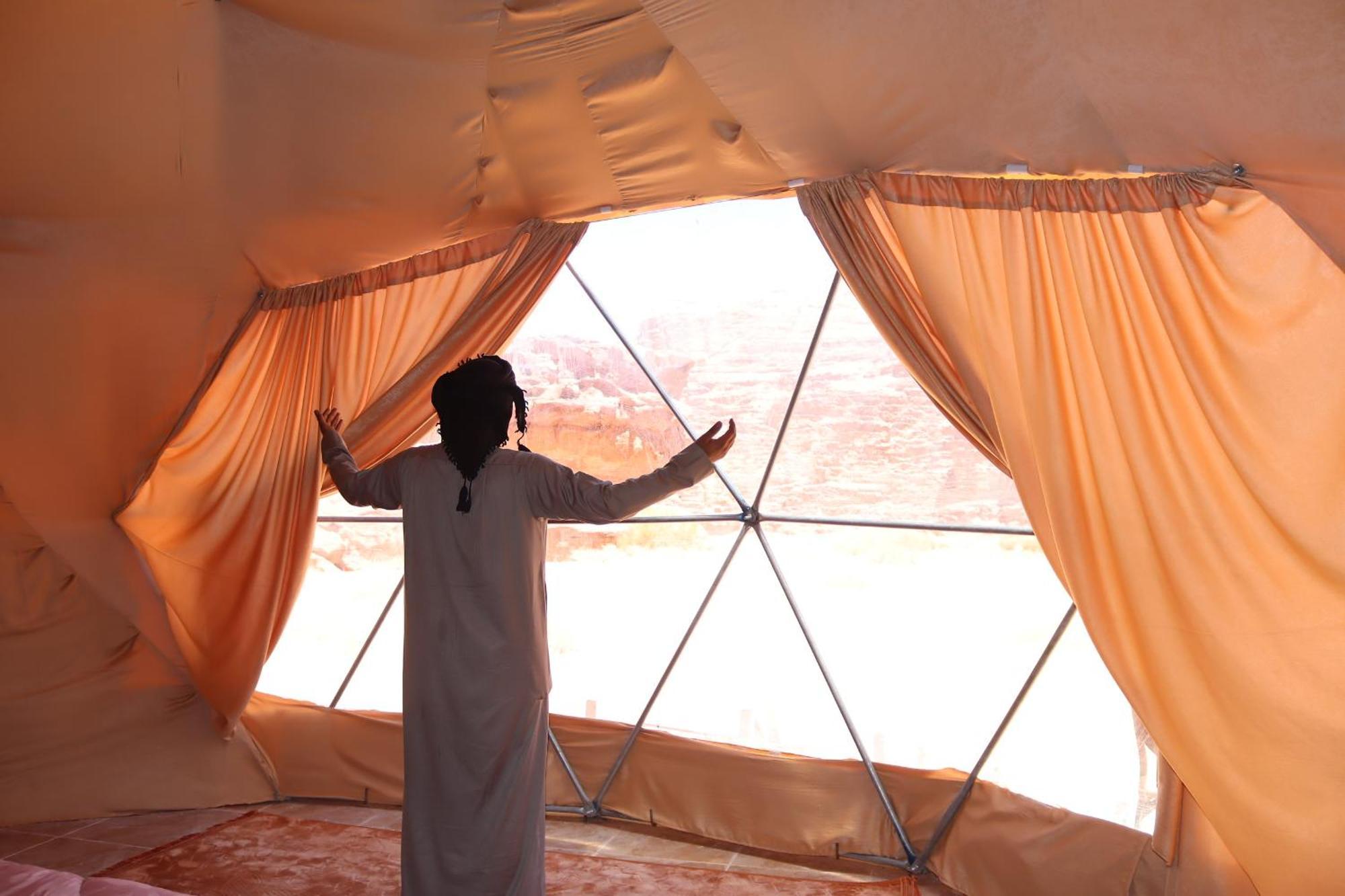 Wadi Rum Bubble Camp & Tour ภายนอก รูปภาพ