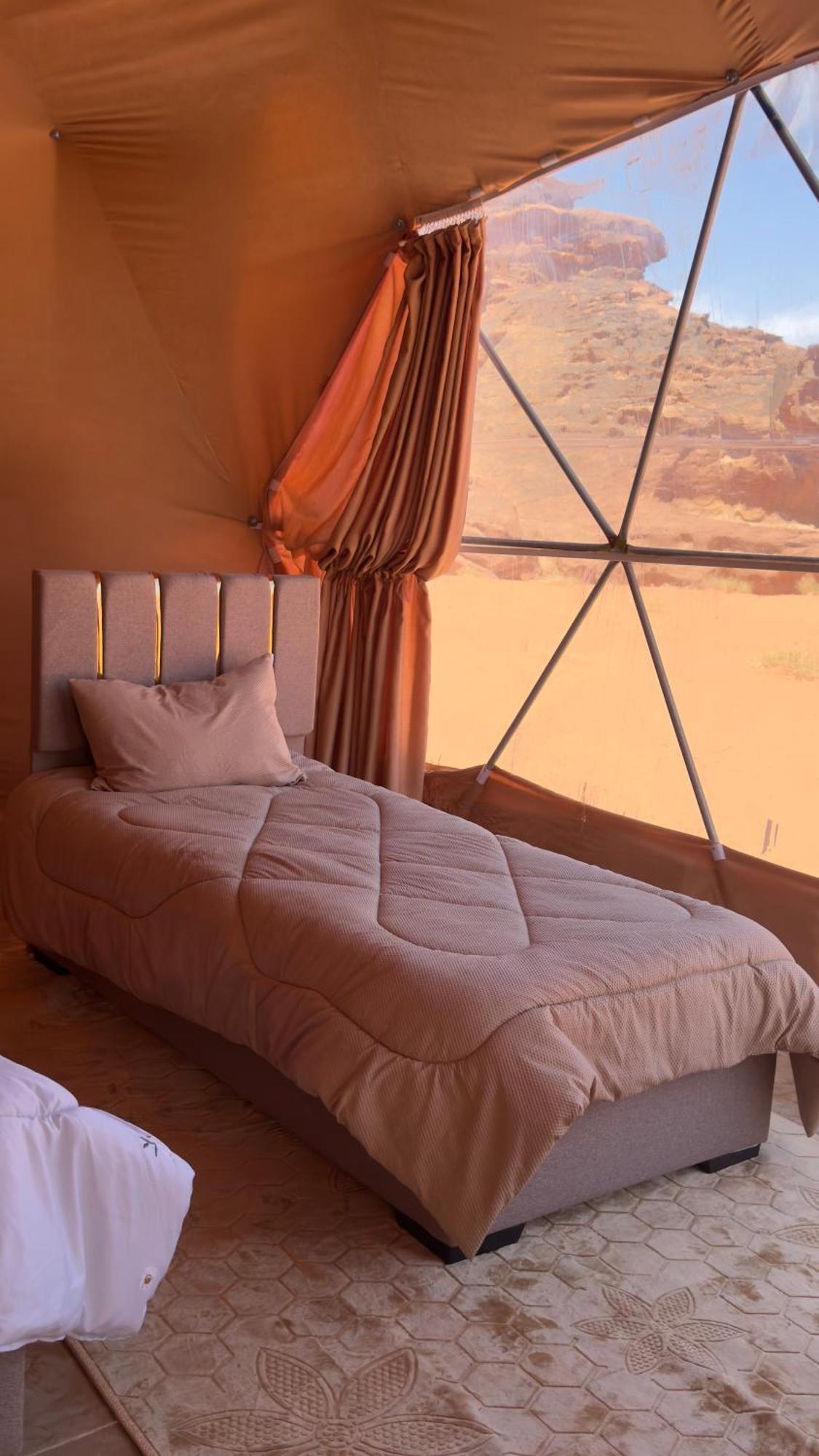 Wadi Rum Bubble Camp & Tour ภายนอก รูปภาพ