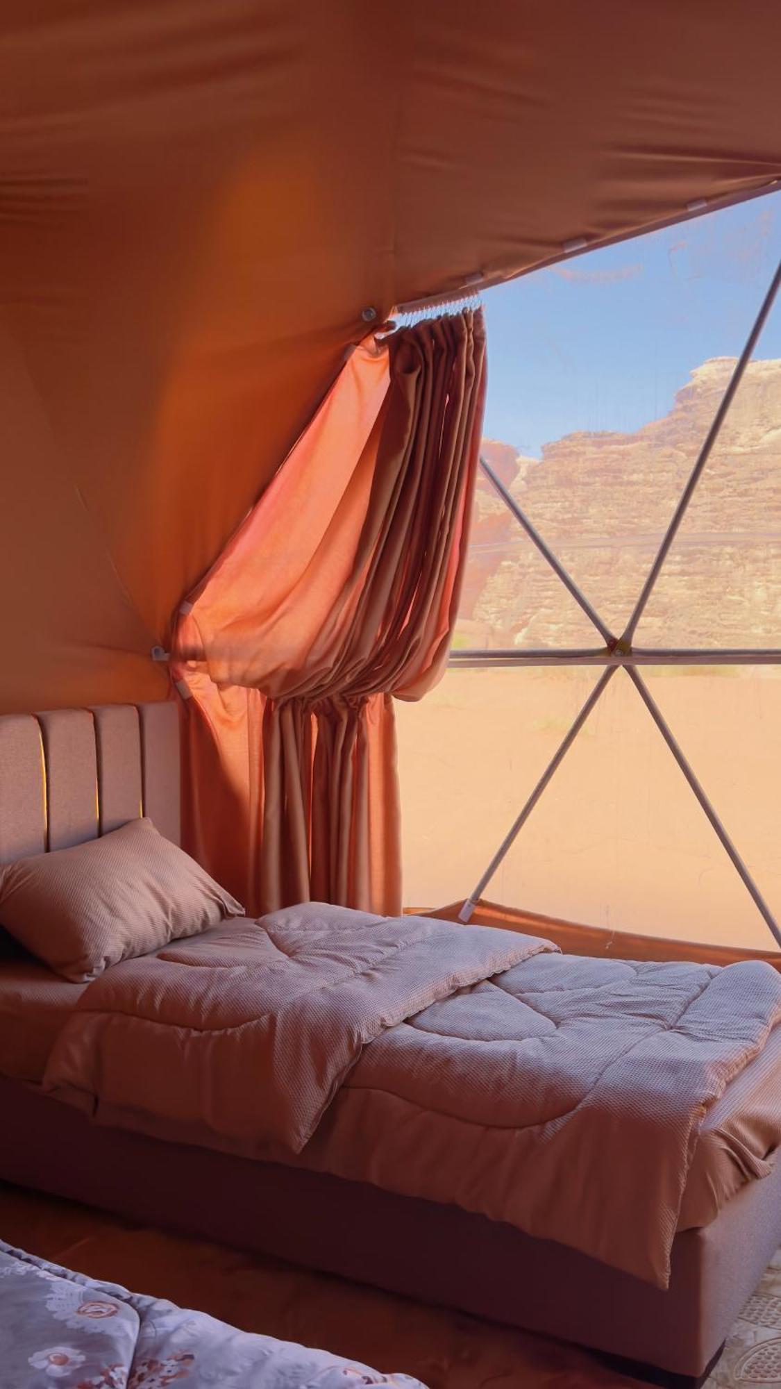 Wadi Rum Bubble Camp & Tour ภายนอก รูปภาพ
