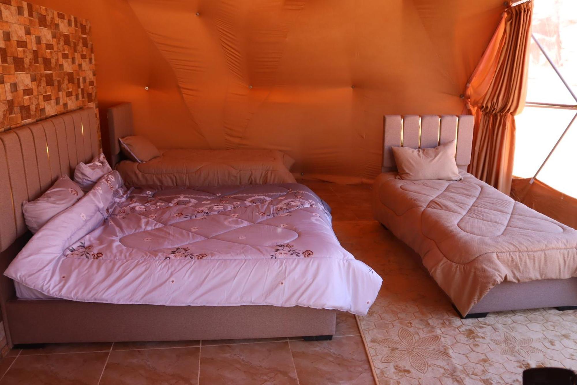 Wadi Rum Bubble Camp & Tour ภายนอก รูปภาพ