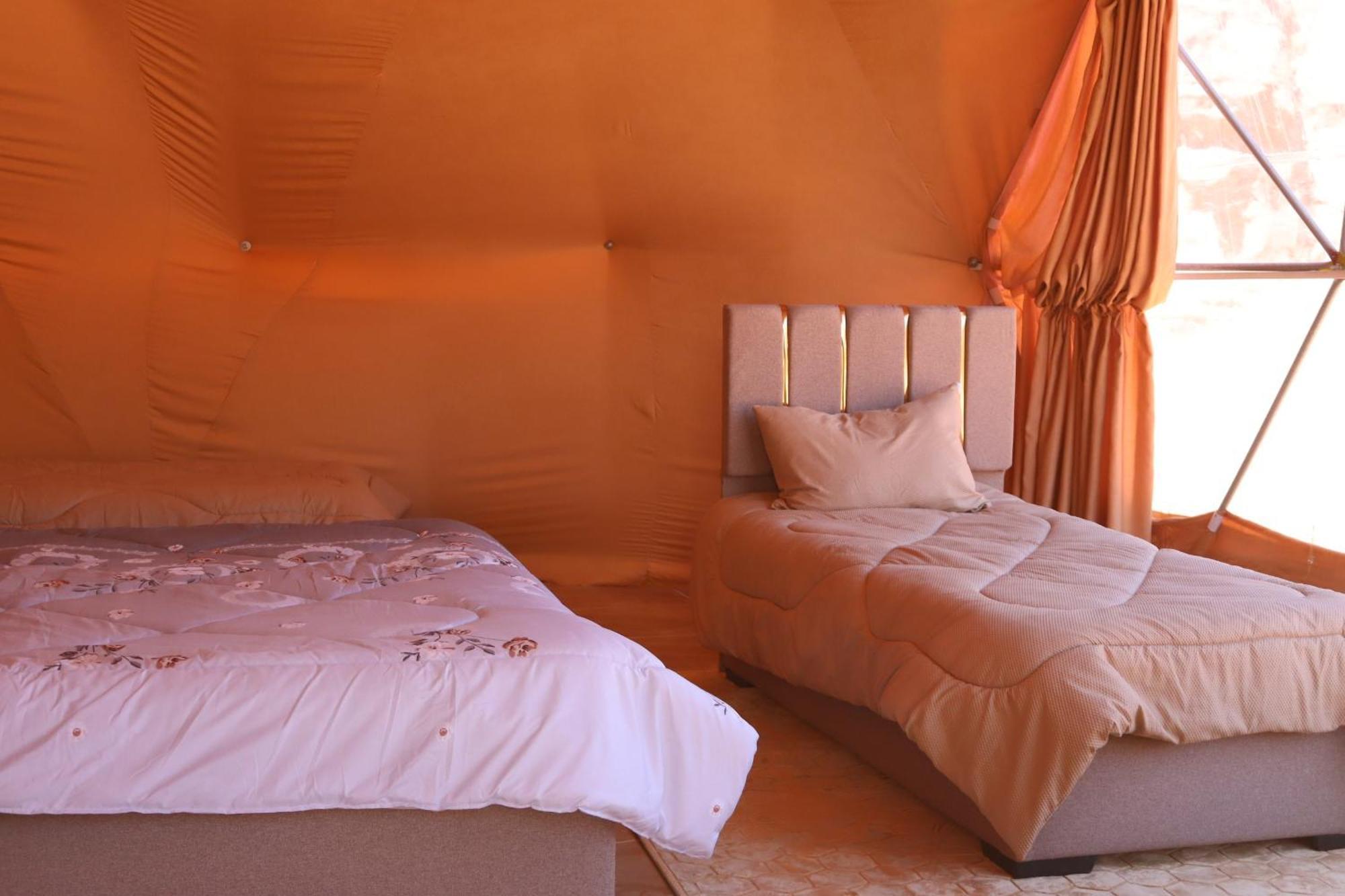 Wadi Rum Bubble Camp & Tour ภายนอก รูปภาพ