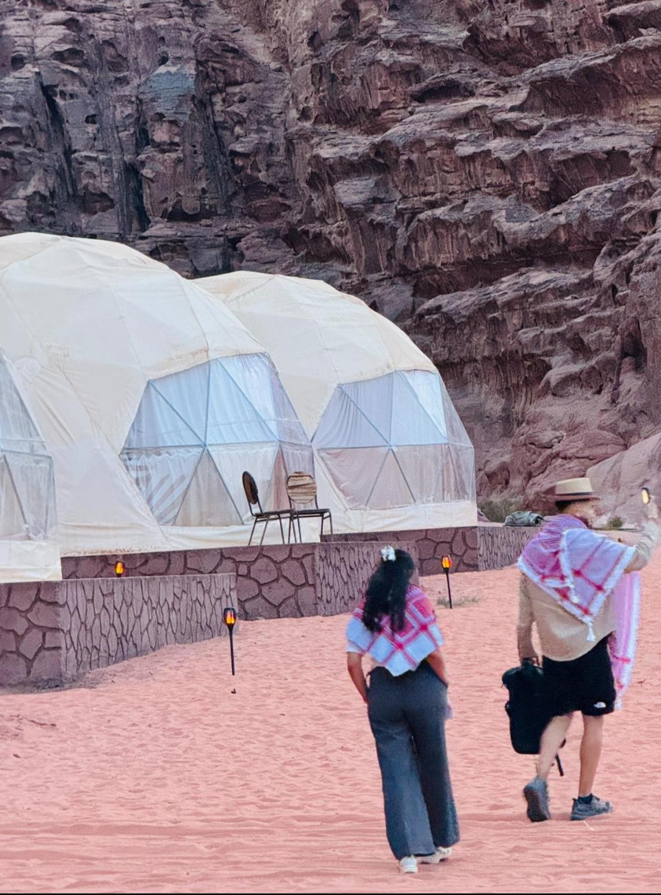 Wadi Rum Bubble Camp & Tour ภายนอก รูปภาพ